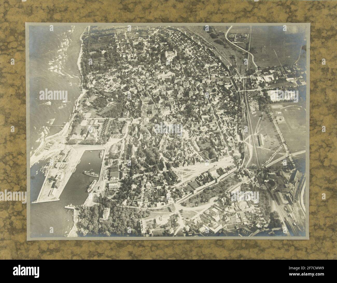 Veduta aerea della città di Visby, CA 1920-1930 interventi: Vista aerea della città di Visby. Foto montata. Foto Stock