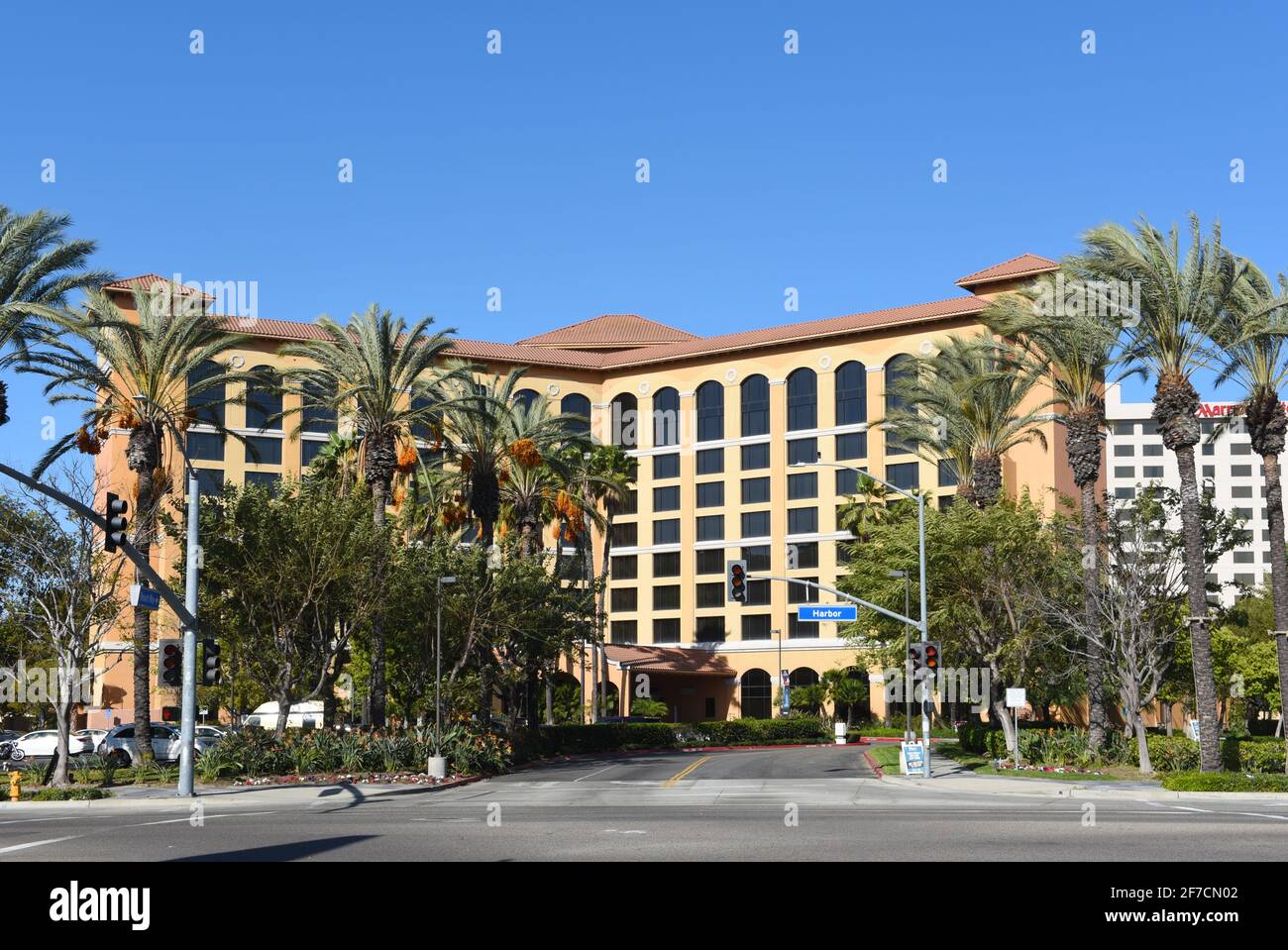 GARDEN GROVE, CALIFORNIA - 31 MAR 2021: Delta Hotels Marriot on Harbour Boulevard nell'area di Anaheim Resort. Foto Stock