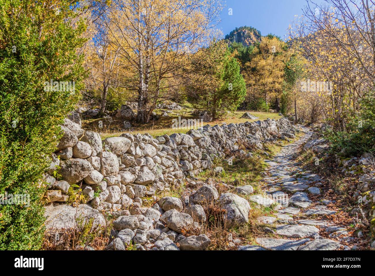 Sentiero escursionistico nella valle di Madriu-Perafita-Claror nei Pirenei, Andorra Foto Stock
