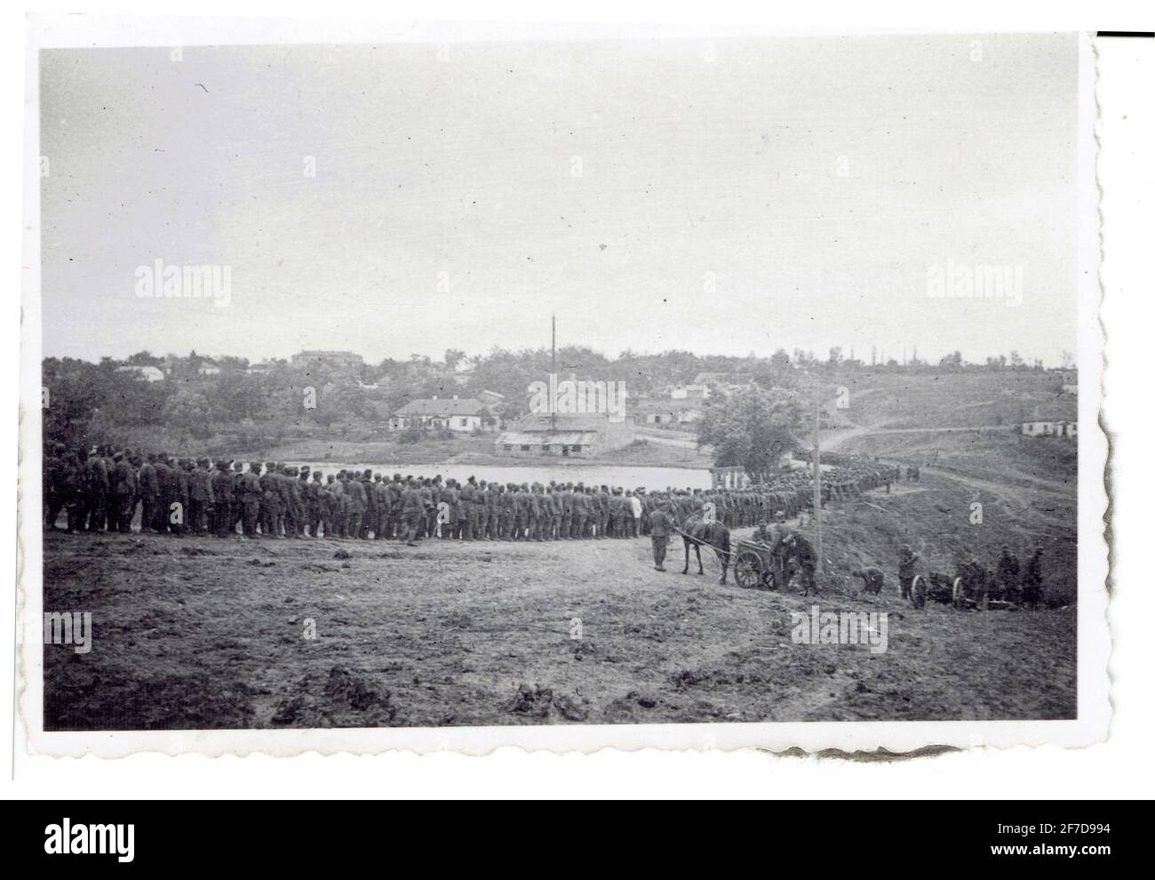 Waffen SS escortant des Pinners Russes Foto Stock