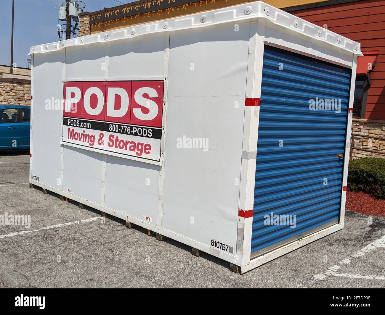 Greenwood, Indiana Stati Uniti - Aprile 06 2020: Pods Moving and Storage Bin Foto Stock