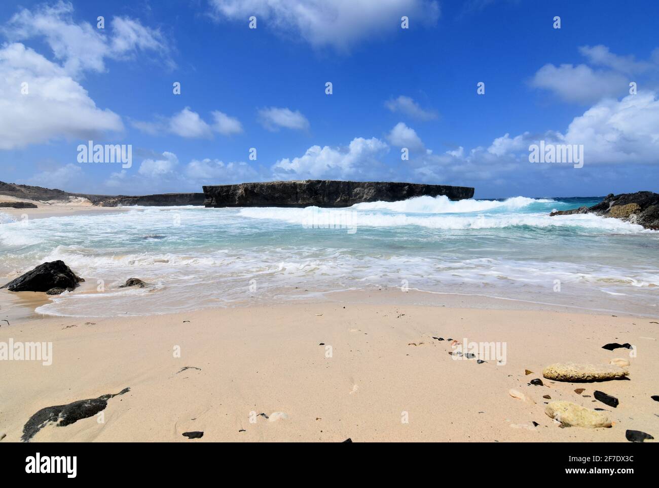 Splendida vista sulla spiaggia di Boca Keto e sul Moro di Aruba. Foto Stock