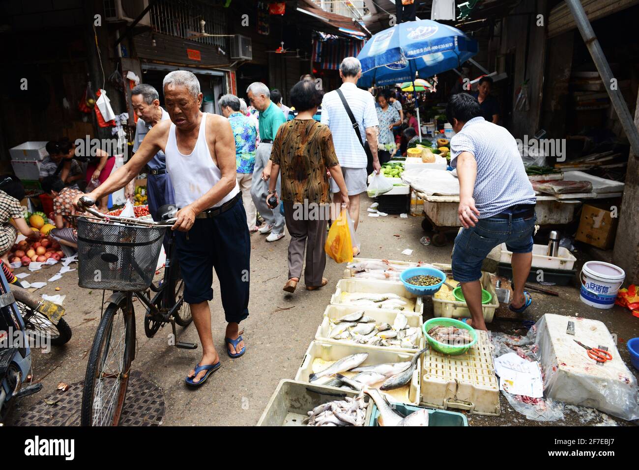 Vivaci mercati di prodotti freschi a Xiamen, Fujian, Cina. Foto Stock
