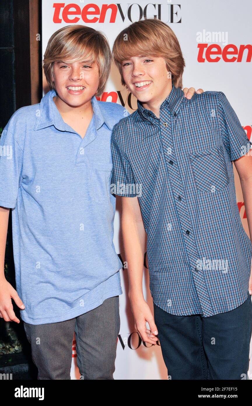 L'attore Cole Sprouse e Dylan Sprouse parteciperanno agli arrivi per il 6° party annuale Teen Vogue Young Hollywood al Los Angeles County Museum of Art il 18 settembre 2008 a Los Angeles, California. Creditit: Jared Milgrim Foto Stock