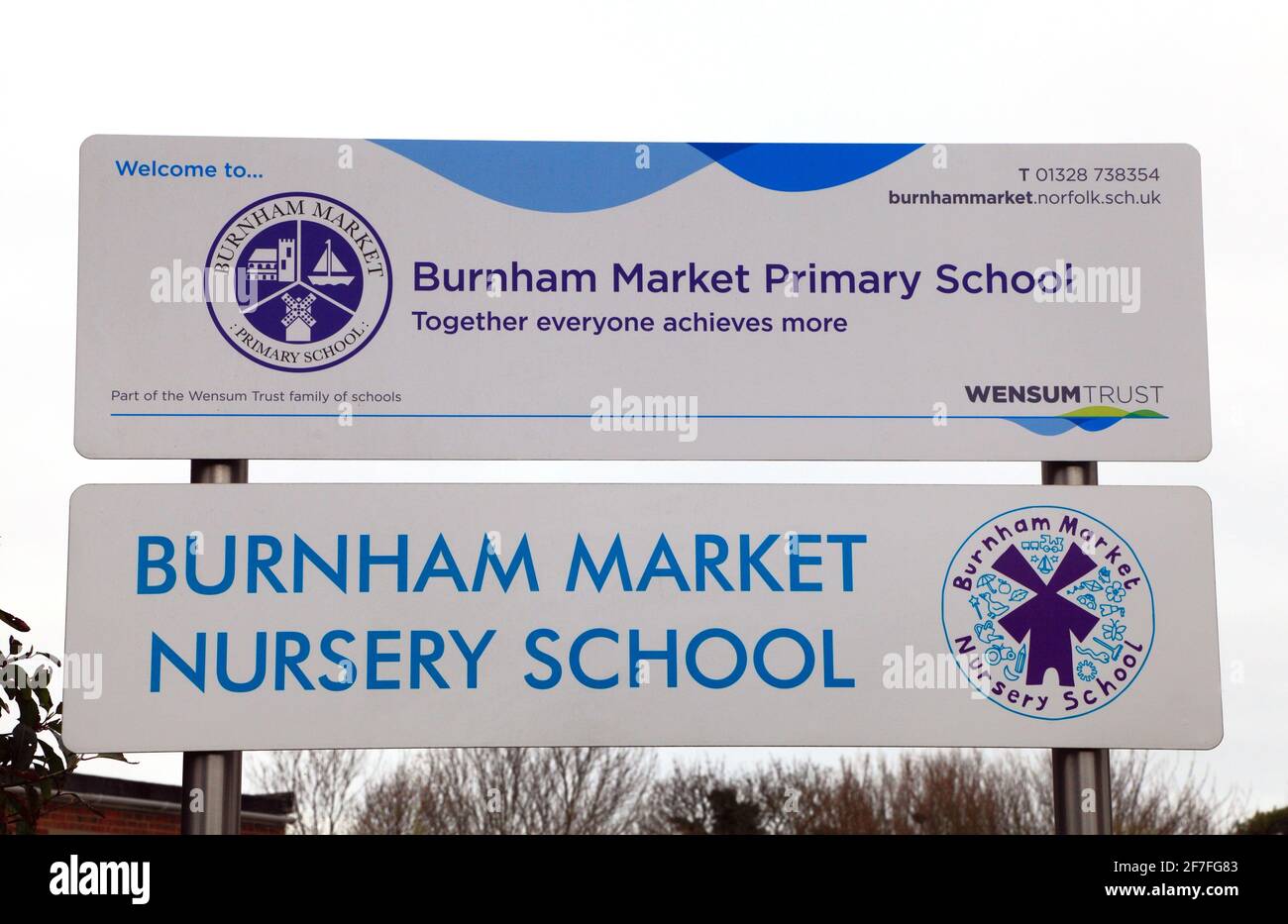 Burnham Market primaria e scuola materna, scuole, segno, Norfolk, Inghilterra Foto Stock