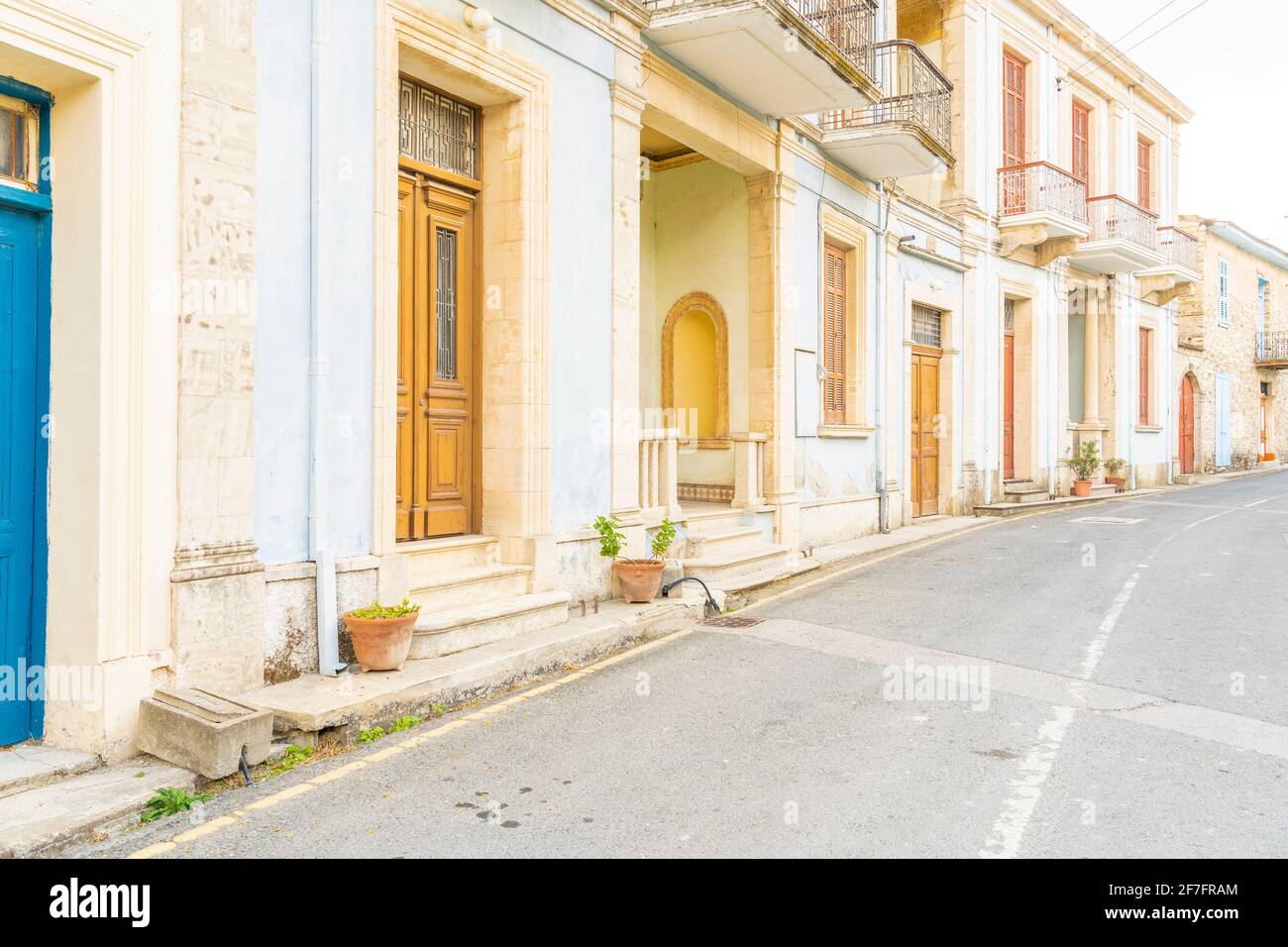 Novembre 2020. Kato Drys nel distretto di Larnaca, Cipro. Il villaggio tradizionale di Kato Drys a Cipro Foto Stock