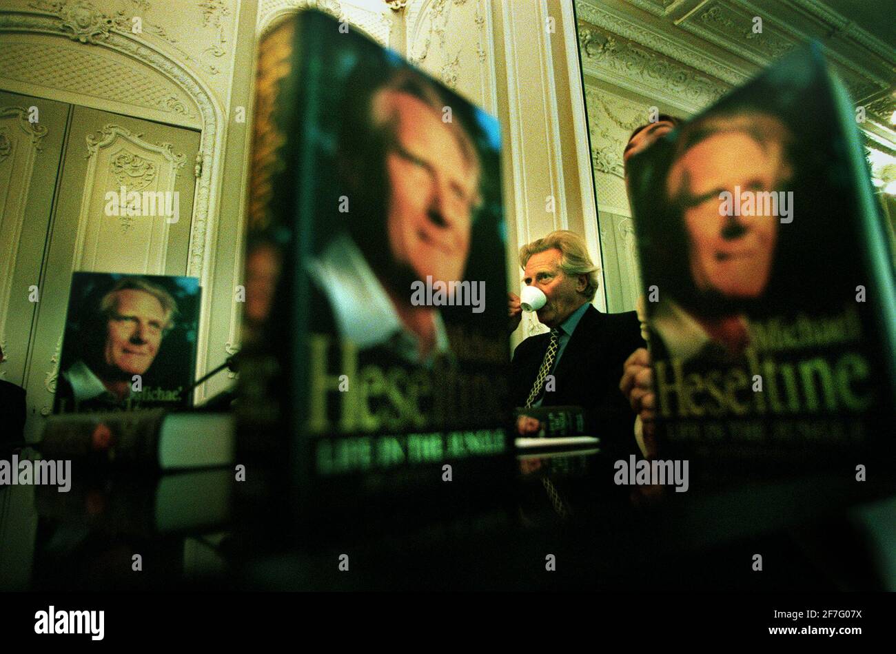 eseltino al lancio del suo libro presso l'associazione stampa forigna. 7/9/00 pilston. Foto Stock