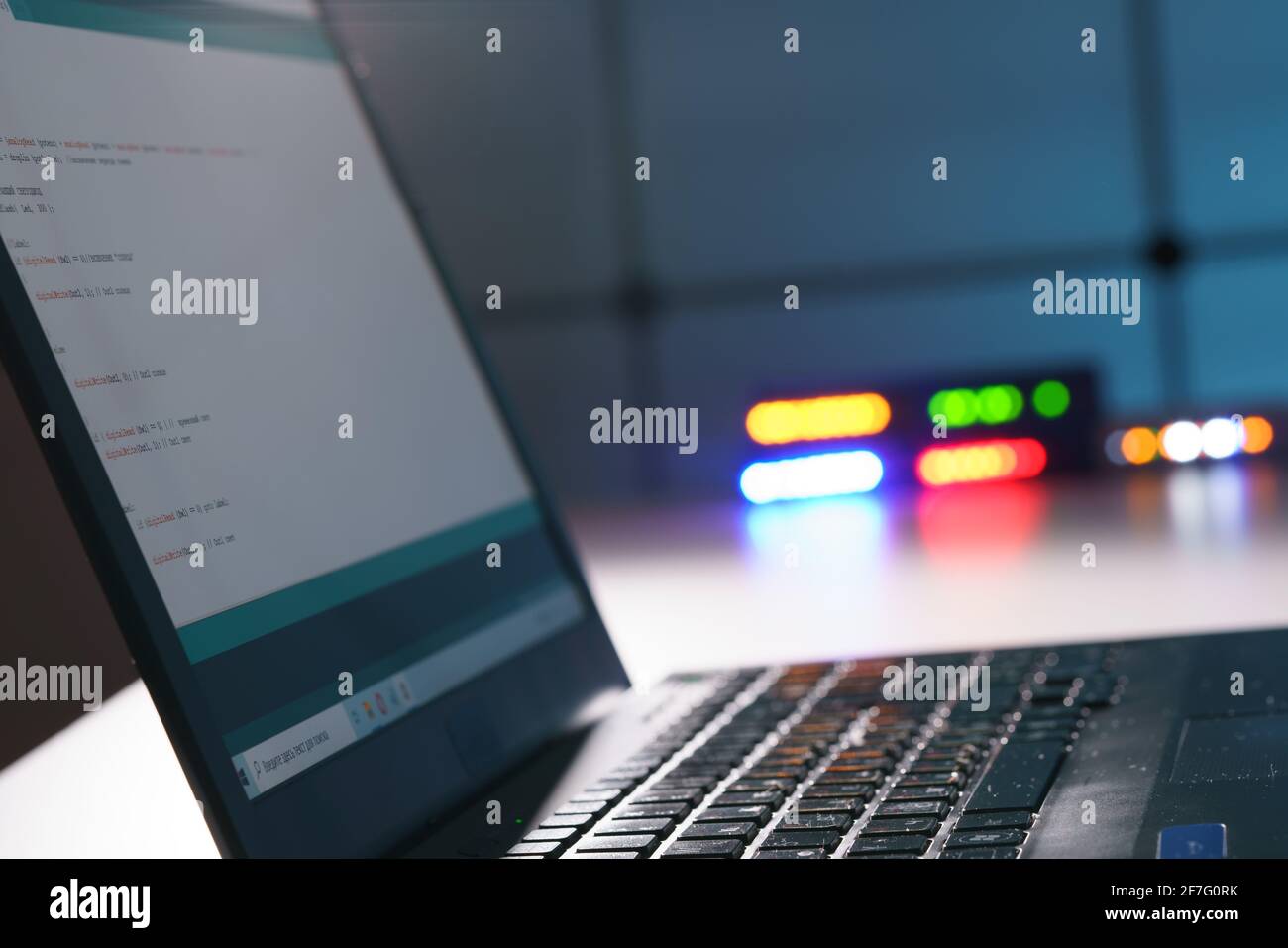 Codice programma del calcolatore sullo schermo del portatile Foto Stock