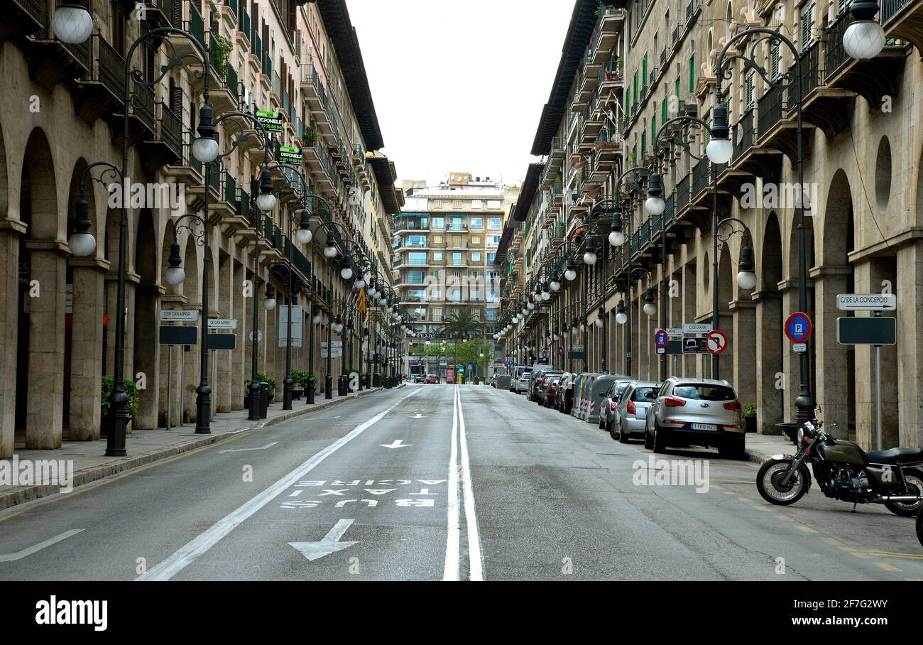 Palma di Maiorca città in Spagna, vuota di persone durante il periodo di reclusione decretato nel paese a causa della pandemia del covid-19 nel marzo 2020. Foto Stock