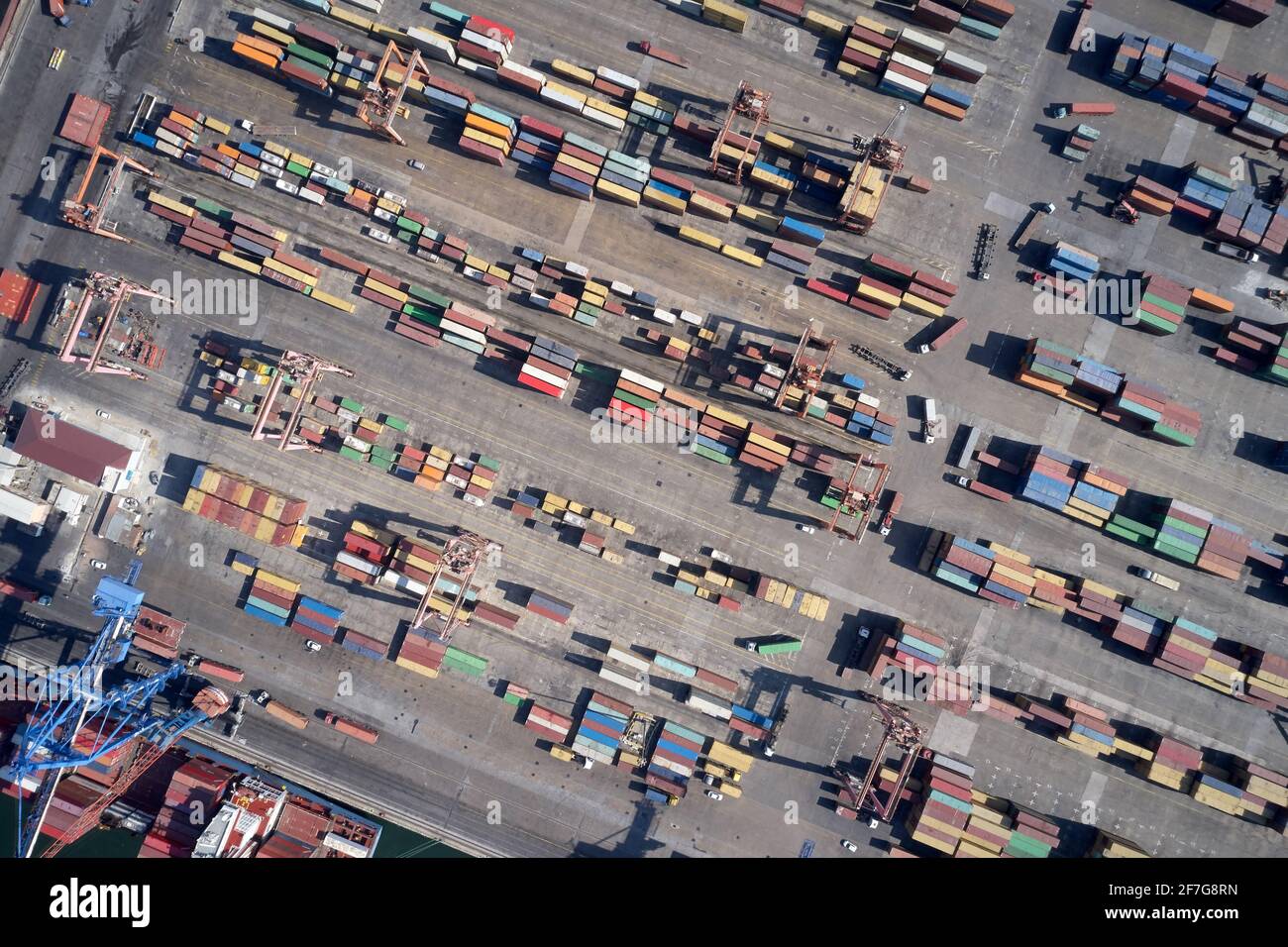 Vista aerea dei container al porto marittimo. Foto Stock