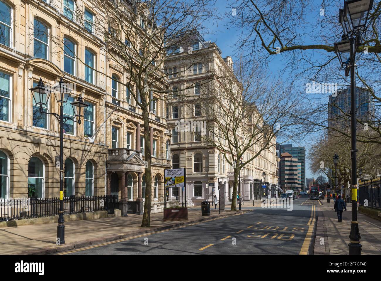 Colmore Row nel centro del quartiere degli affari di Birmingham Foto Stock