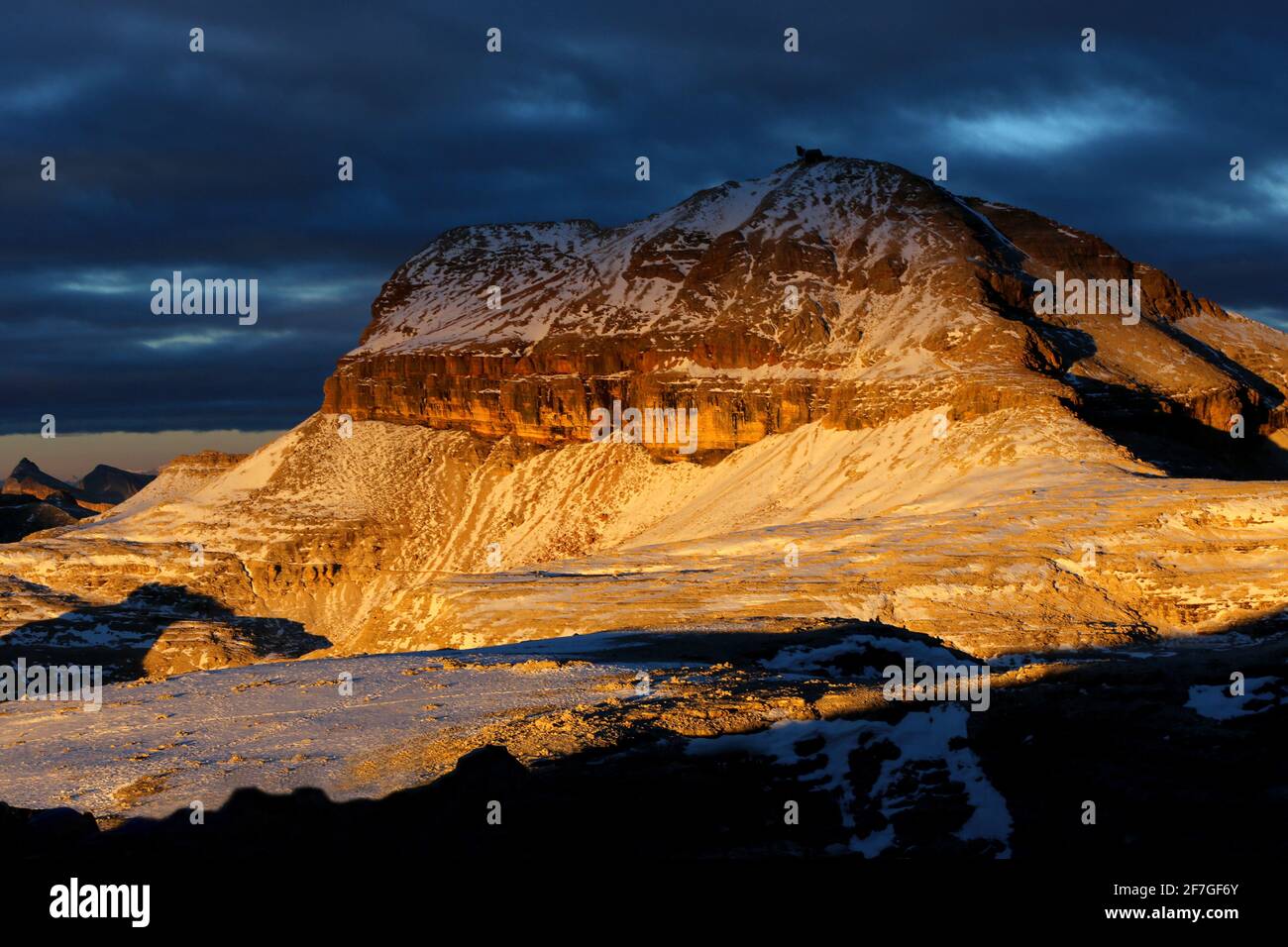 Sonnenuntergang mit Waren aller Art sowie sowie sowie sowie sowie sowie sowie sowie sowie sowie sowie sowie Südtirol in den Dolomiten in Italien Foto Stock