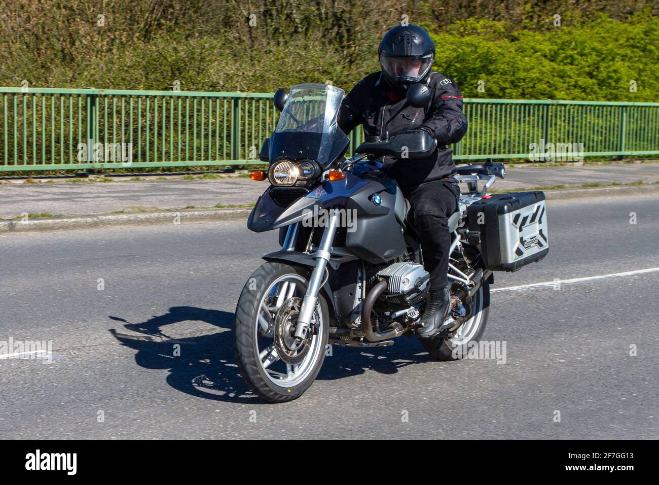 2004 BMW R 1200 GS 04 1170cc benzina avventura; motociclista; due ruote trasporto, moto, veicolo su strade britanniche, motociclette, motociclisti moto motociclisti che guidano a Manchester, Regno Unito Foto Stock