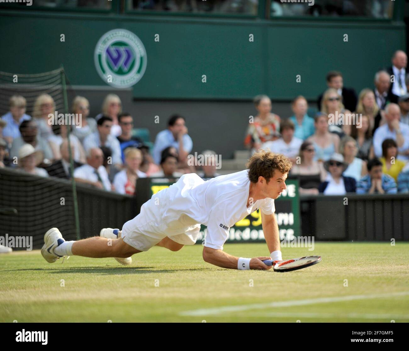 WIMBLEDON CAMPIONATI DI TENNIS 2008. 7° GIORNO 30/6/2008 E MURRAY DURANTE LA SUA PARTITA CON R.GASQUET. IMMAGINE DAVID ASHDOWN Foto Stock