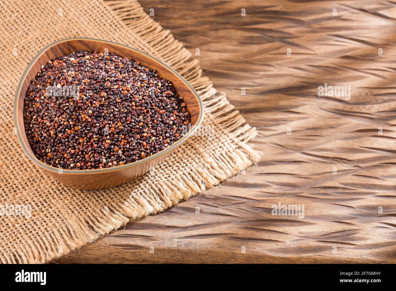 Semi neri di quinoa. Quinoa cereali bar. Vista dall'alto - Chenopodium  quinoa Foto stock - Alamy