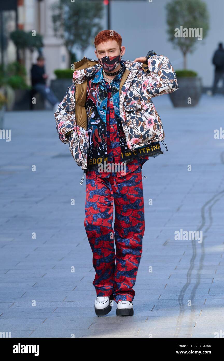 Olly Alexanderpicture fuori e circa a Londra Foto Stock