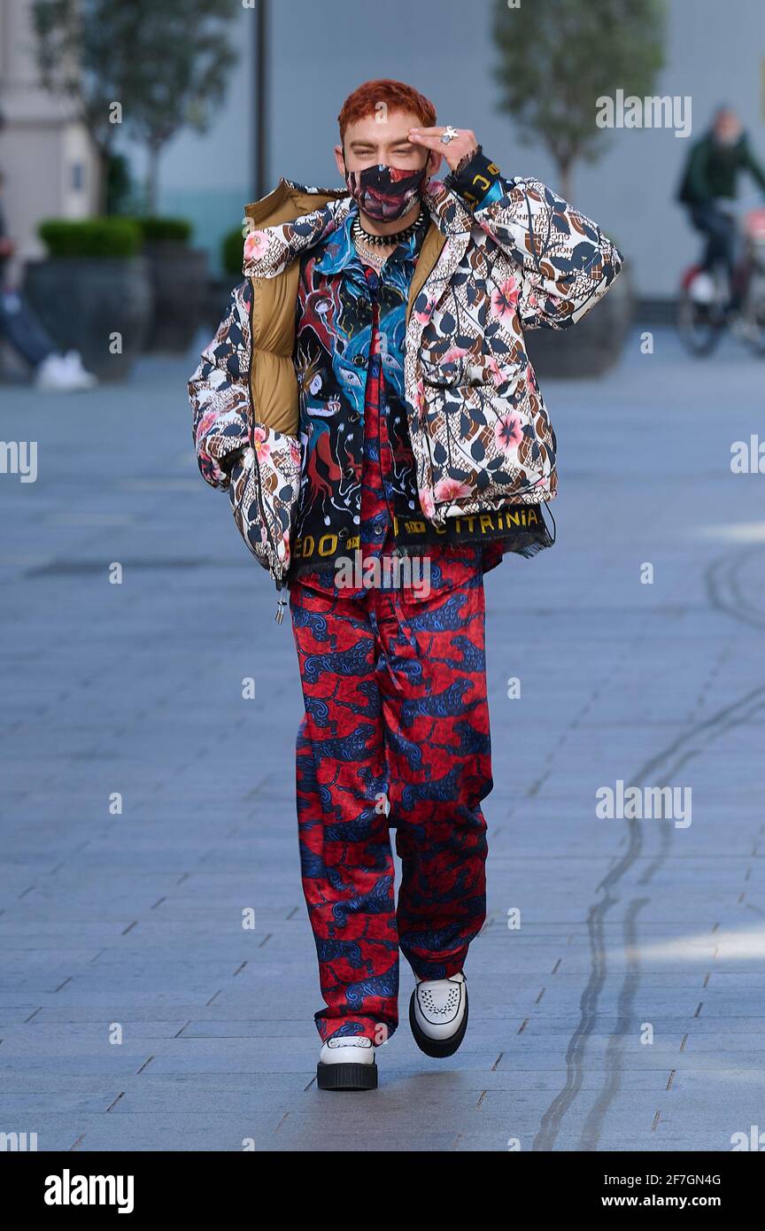 Olly Alexanderpicture fuori e circa a Londra Foto Stock