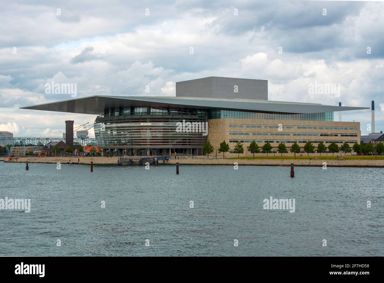 Vista sul Teatro dell'Opera di Copenhagen, Danimarca, edificio di architettura contemporanea Foto Stock