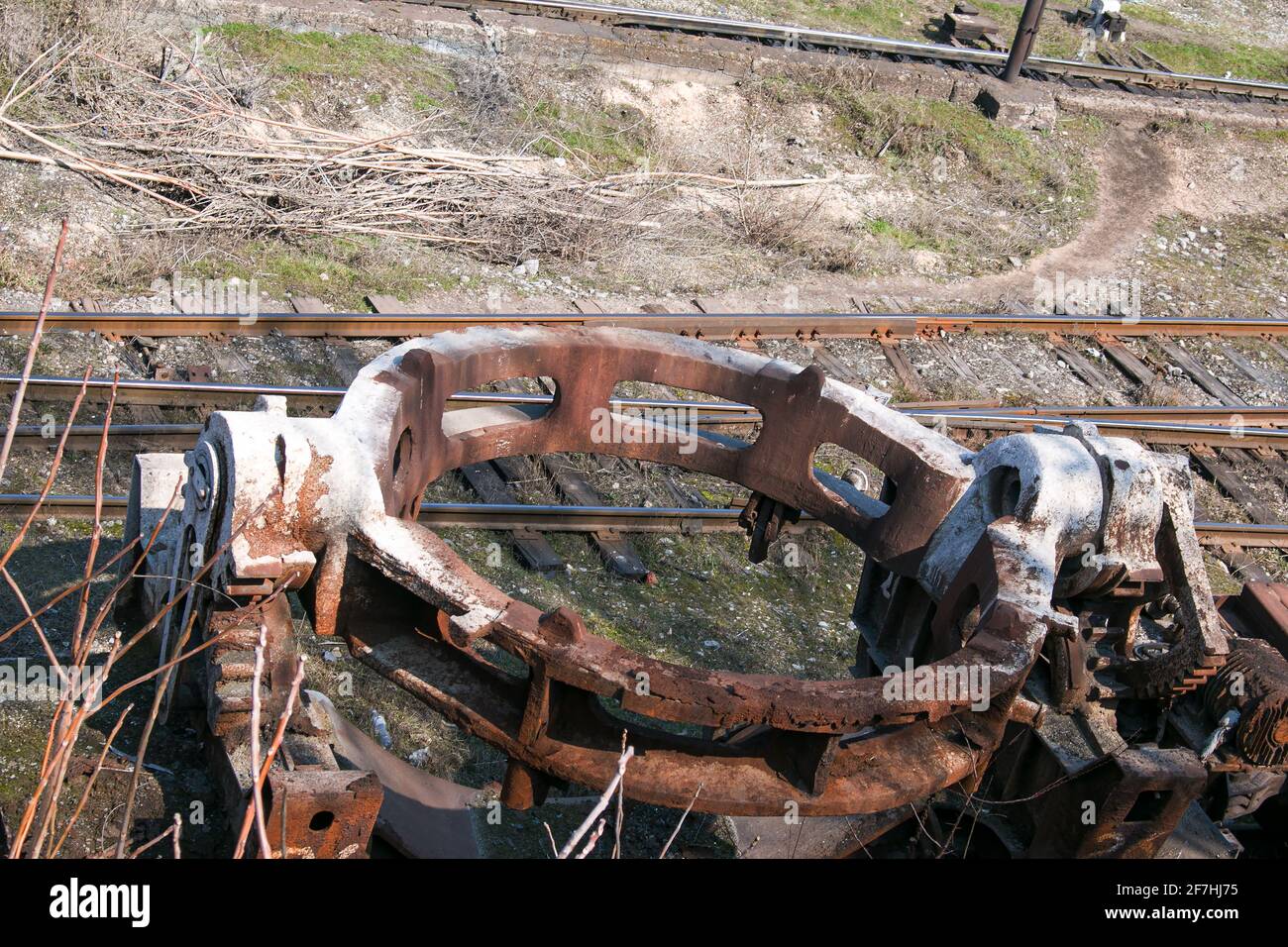 Industria metallurgica. Anello di supporto del supporto per scorie per il trasporto di scorie allo scarico. Foto Stock