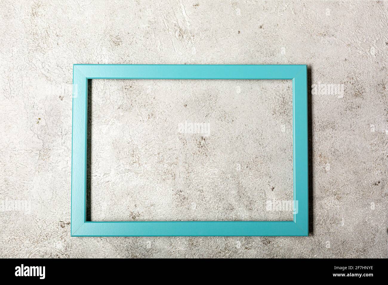 Cornice con ombreggiatura su sfondo grigio Foto Stock