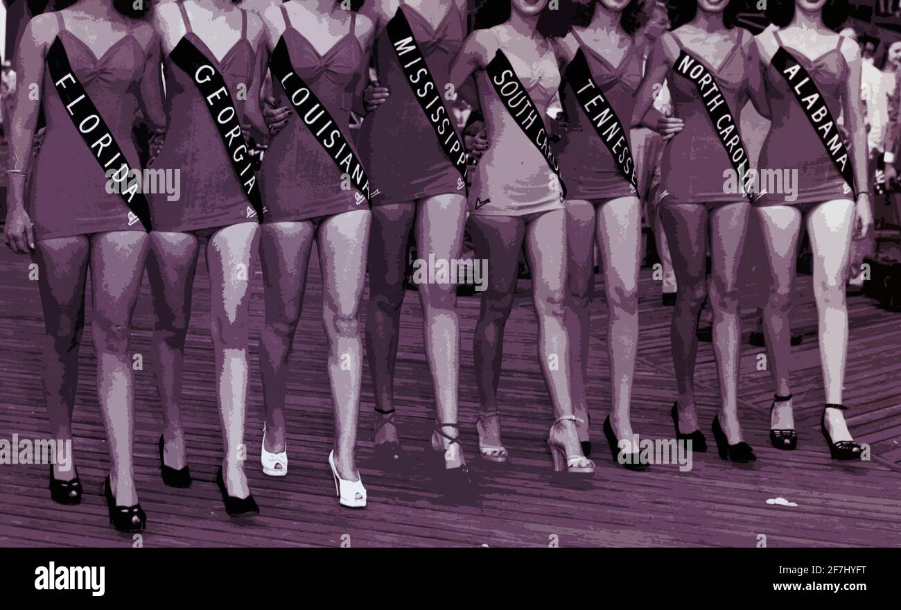 Una fotografia pubblicitaria della fine degli anni '40 dei concorrenti americani di Miss a Atlantic City, New Jersey, alterata digitalmente e colorata per un effetto artistico. Foto Stock