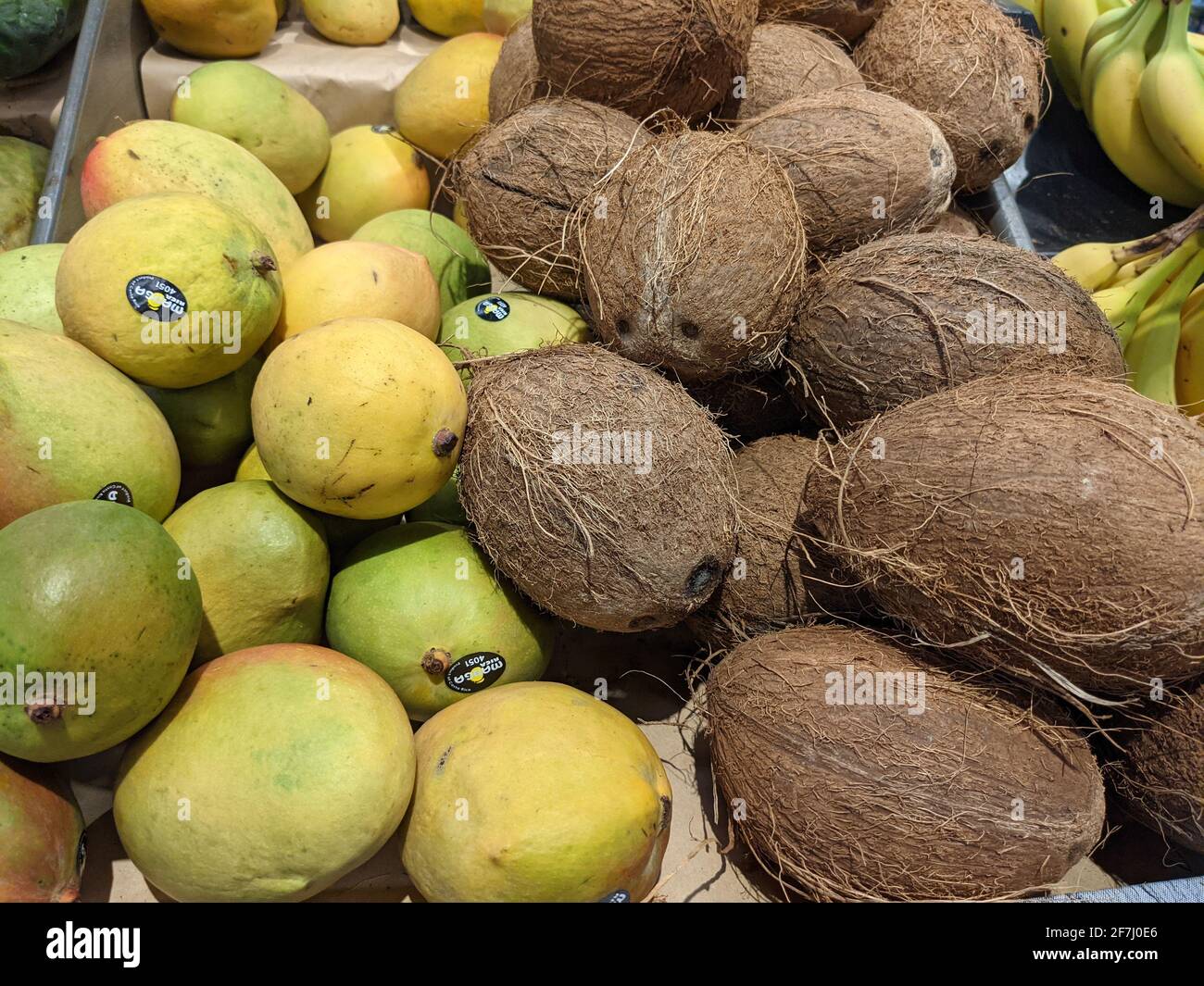 Varie pere e cocco disponibili per l'acquisto Foto Stock