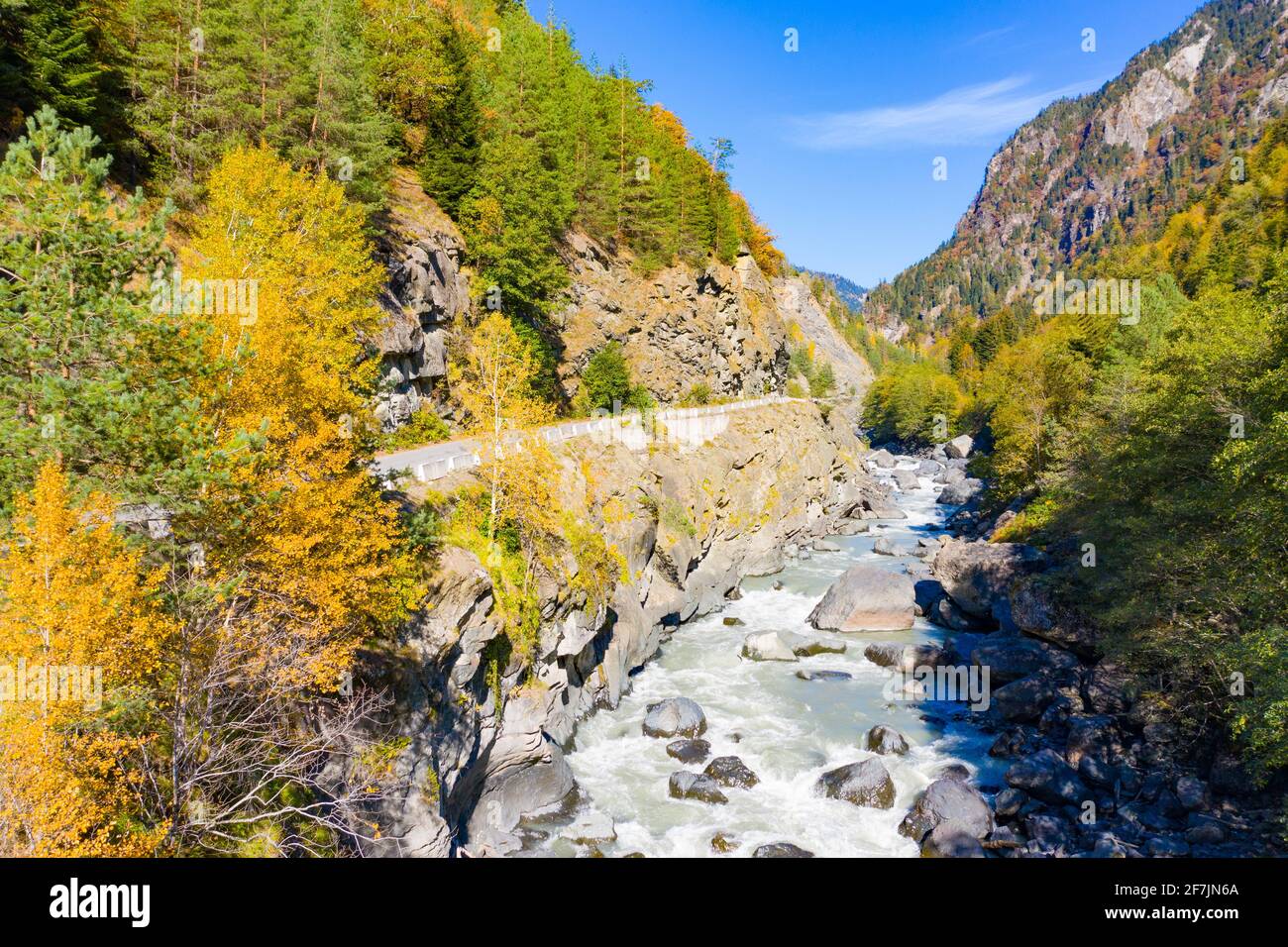 Fiume Inguri (Enguri), regione di Svaneti, Georgia Foto Stock