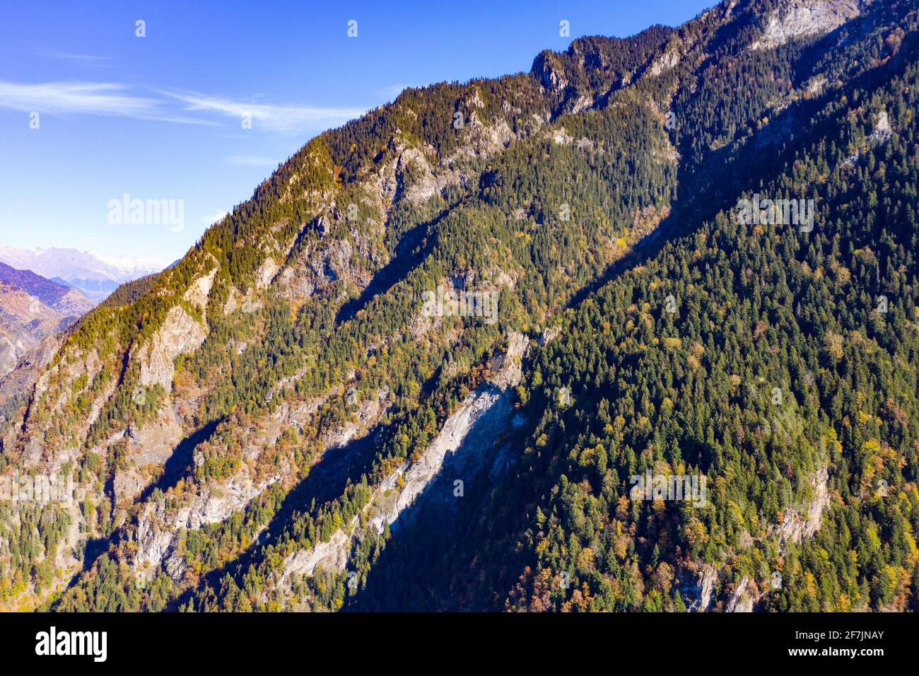 Montagne paesaggio e vista a Racha, Georgia Foto Stock