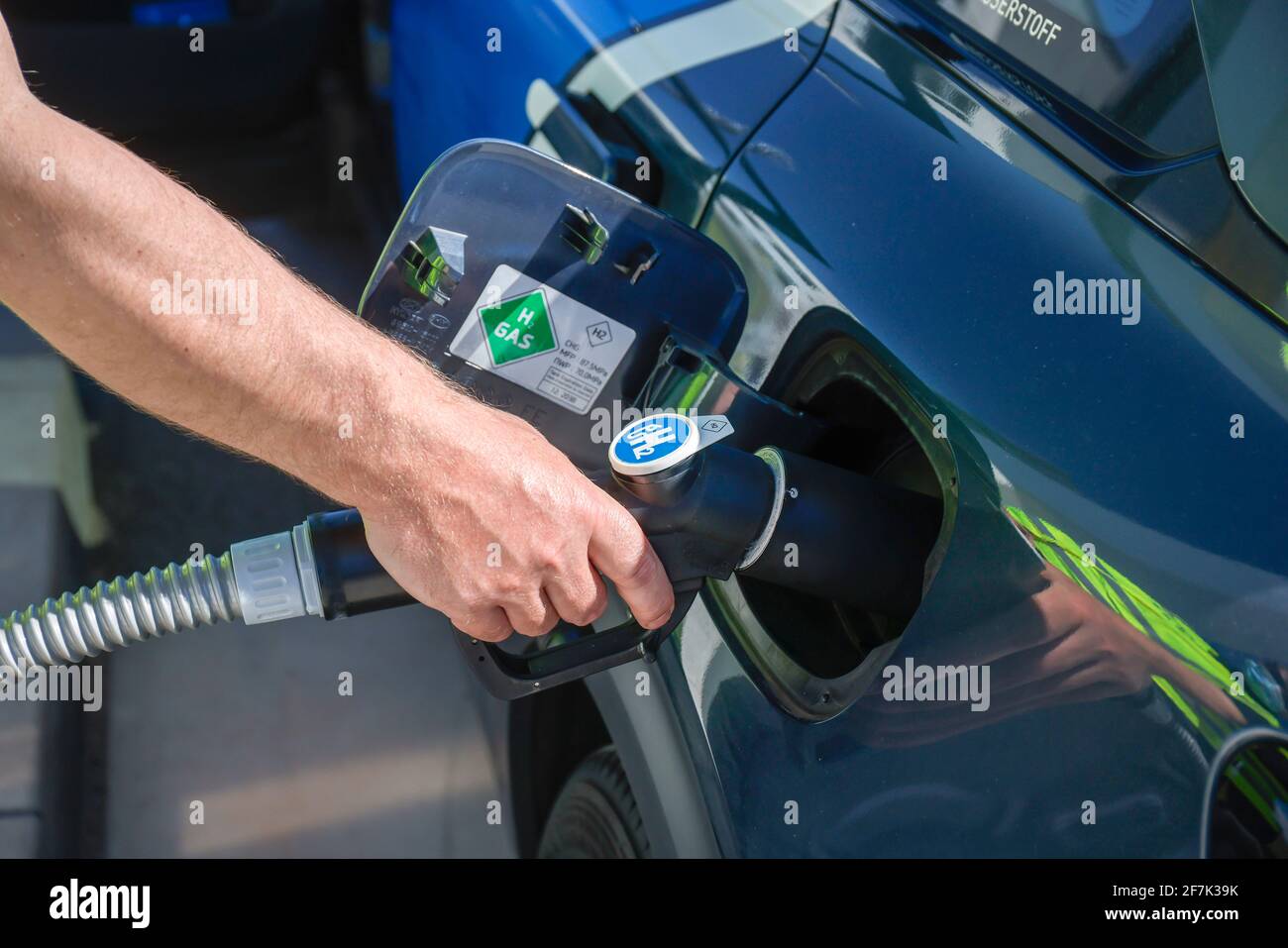 Herten, Nord Reno-Westfalia, Germania - rifornimento di idrogeno in una stazione di rifornimento di idrogeno H2, evento stampa presso la stazione di rifornimento H2 Foto Stock