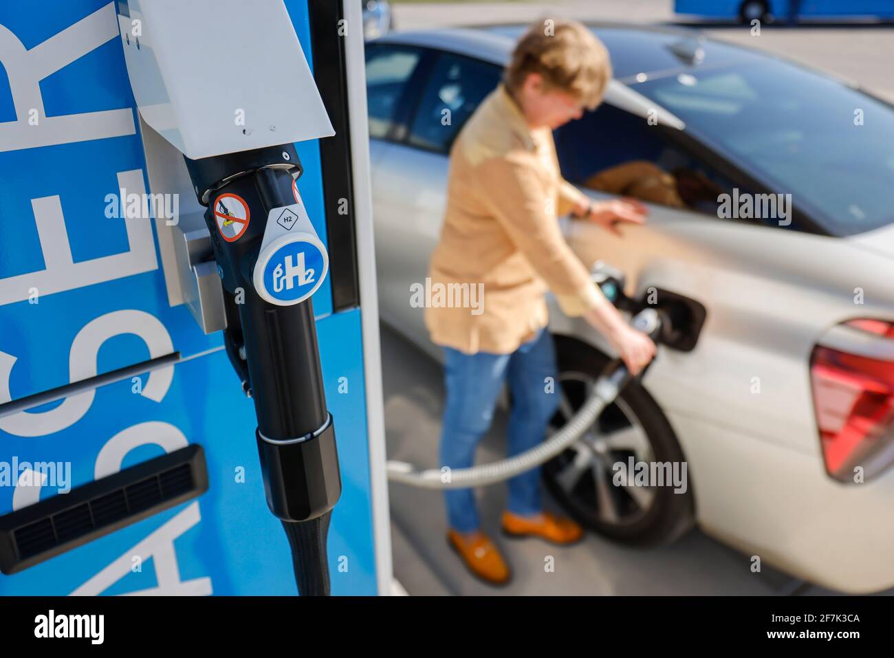 Herten, Nord Reno-Westfalia, Germania - rifornimento di idrogeno in una stazione di rifornimento di idrogeno H2, evento stampa presso la stazione di rifornimento H2 Foto Stock