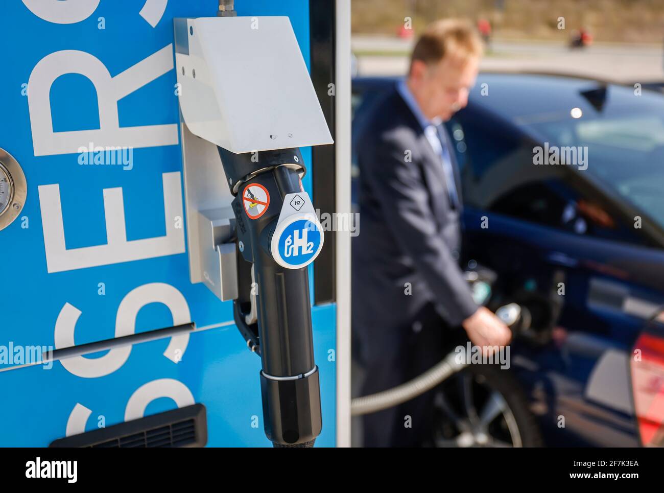 Herten, Nord Reno-Westfalia, Germania - rifornimento di idrogeno in una stazione di rifornimento di idrogeno H2, evento stampa presso la stazione di rifornimento H2 Foto Stock