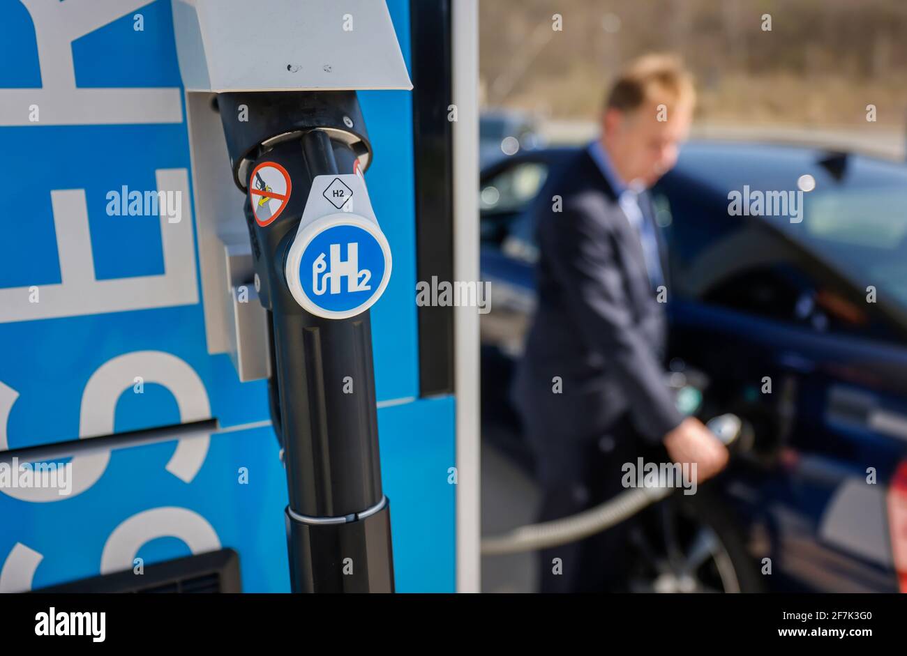 Herten, Nord Reno-Westfalia, Germania - rifornimento di idrogeno in una stazione di rifornimento di idrogeno H2, evento stampa presso la stazione di rifornimento H2 Foto Stock