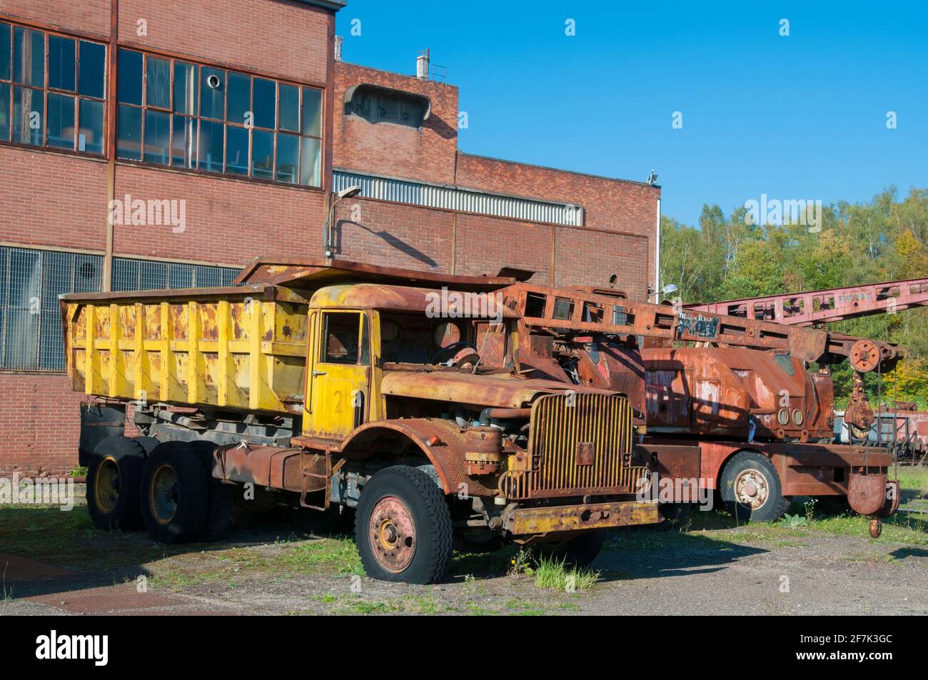 Attrezzatura mineraria arrugginita e camion, la Mine Wendel museo, Moselle (57), Francia Foto Stock