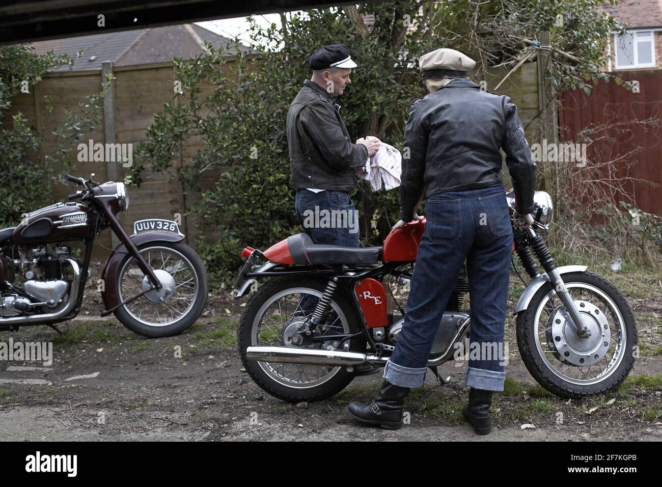 Coppia di motociclette classiche per la pulizia Foto Stock