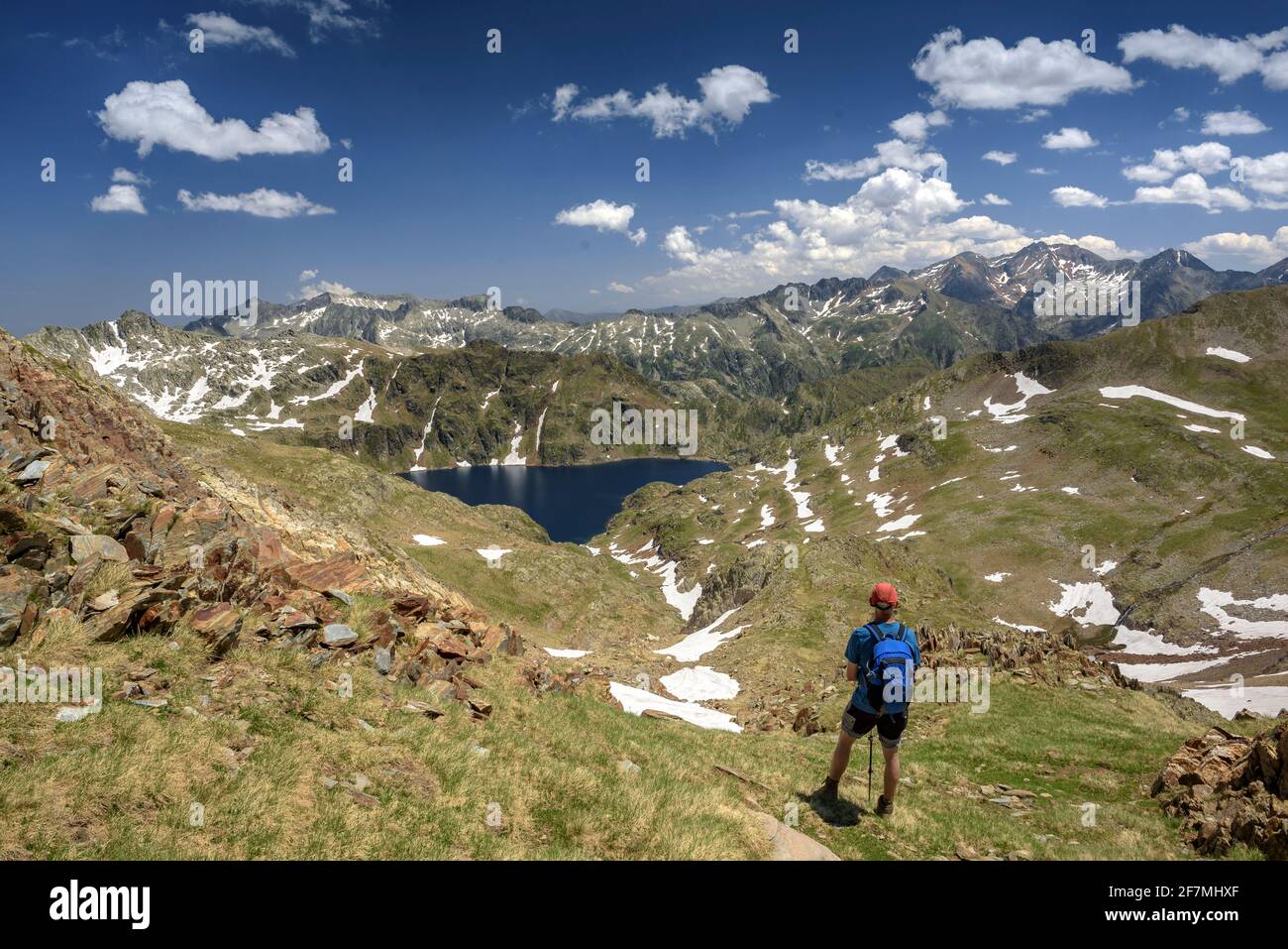 Circo Certascan visto da vicino al passo Certascan in estate (Alt Pirineu Parco Naturale, Catalogna, Spagna, Pirenei) ESP: Circo de Certascan en verano Foto Stock