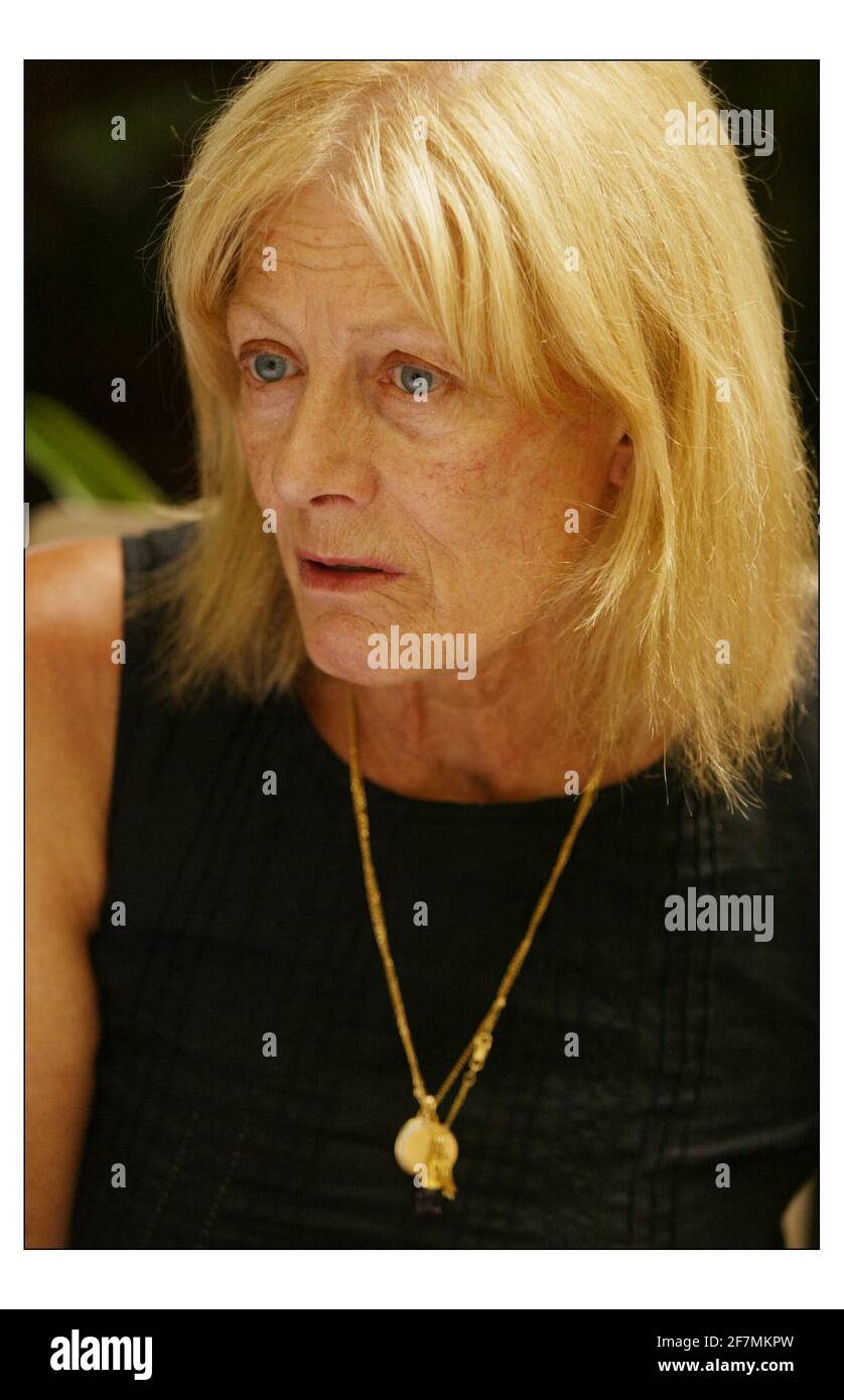 Vanessa Redgrave a casa sua a Londra.pic David Sandison 15/6/2004 Foto Stock