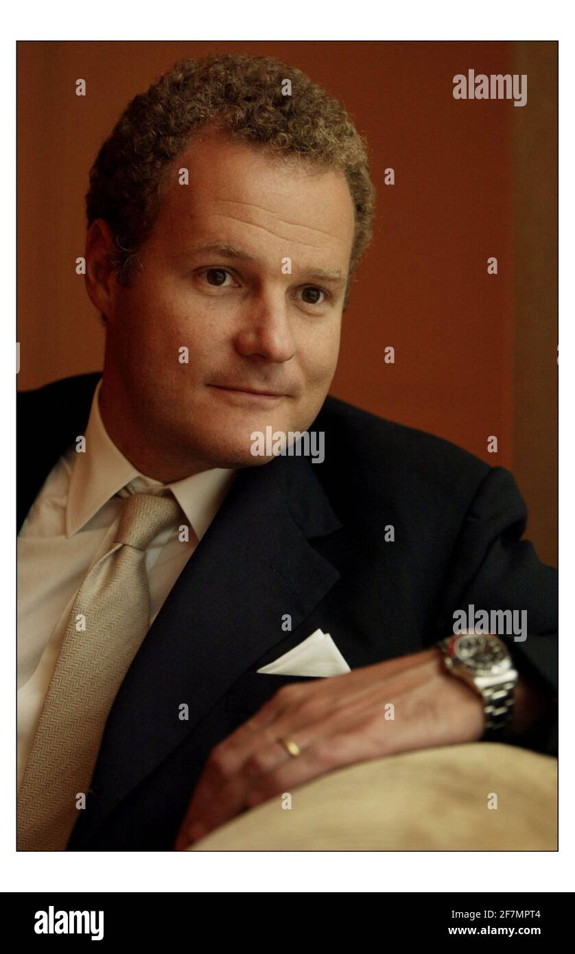 Lord Rothermere nel suo ufficio presso Allied giornali a Kensington.pic David Sandison 22/9/2004 Foto Stock