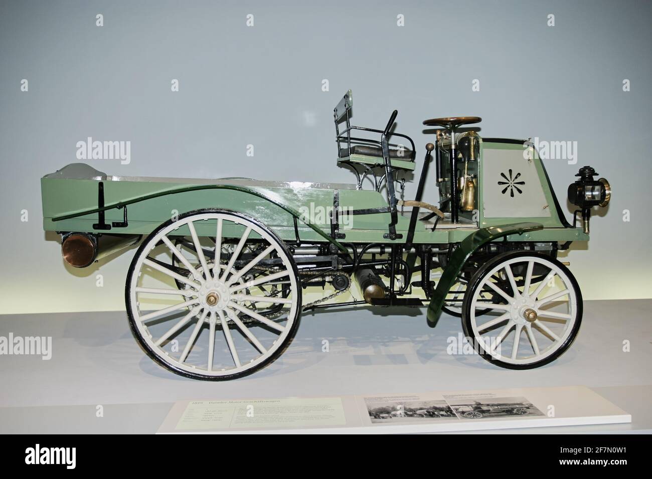 Daimler Motorized Business Vehicle, Mercedes Museum, Stoccarda Foto Stock
