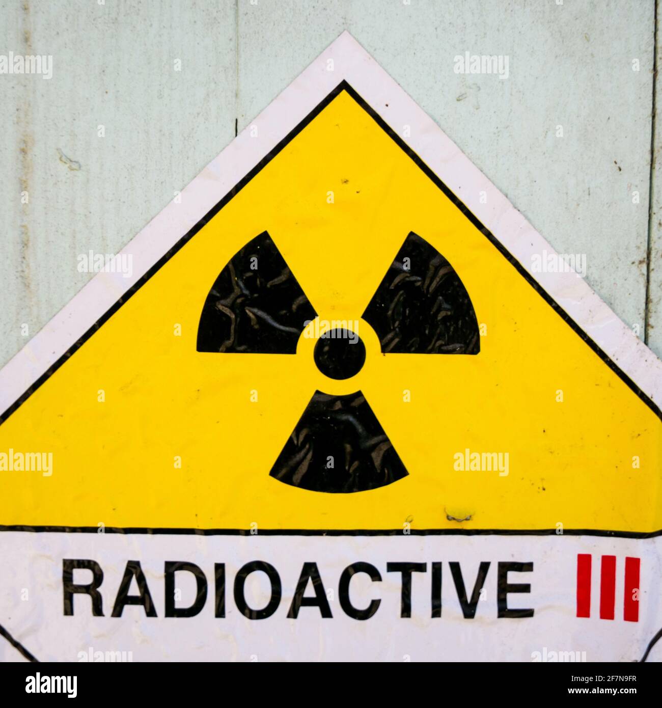 Cartello radioattività, Chateauneuf du Rhone, Drome, Francia Foto Stock