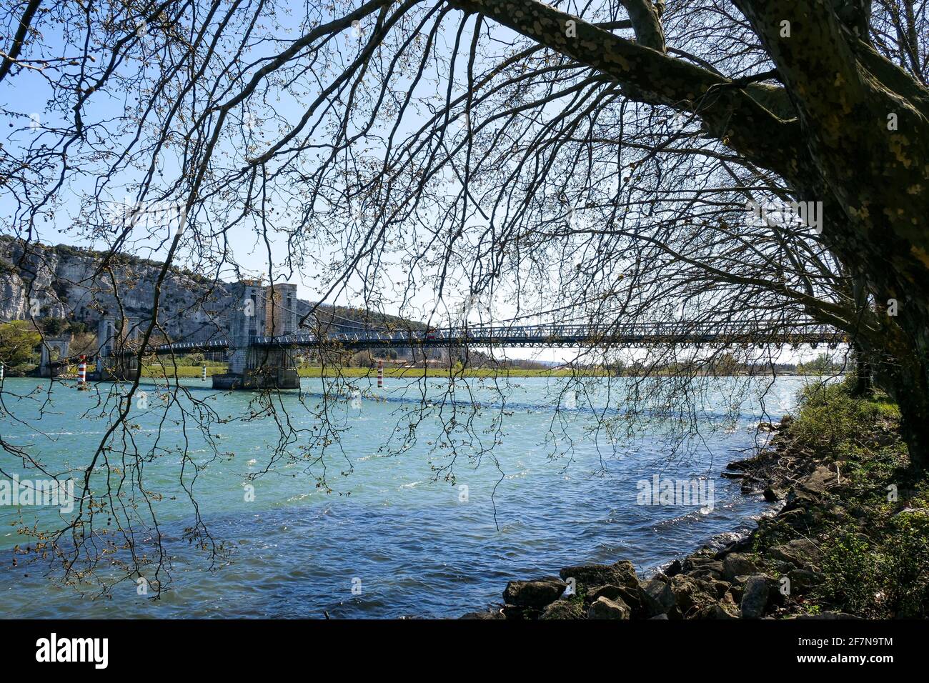 Ponte Donzere, visto dalla banca Viviers, Ardeche, Francia Foto Stock