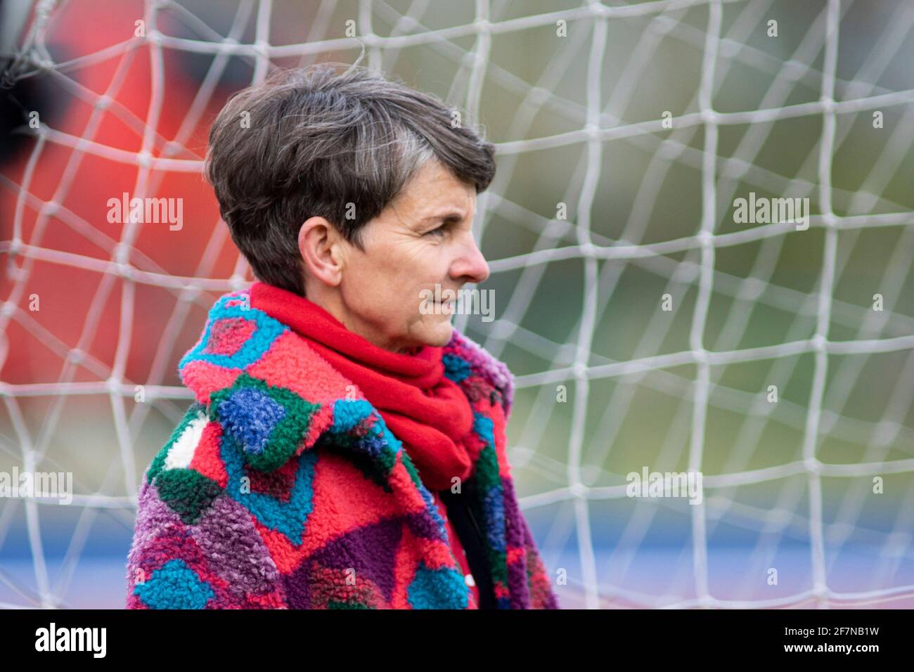 Laura McAllister, candidato del Consiglio FIFA, allenatore di orologi Galles sessione di allenamento femminile al Leckwith Stadium il 8th aprile 2021. Lewis Mitchell/YCPD Foto Stock