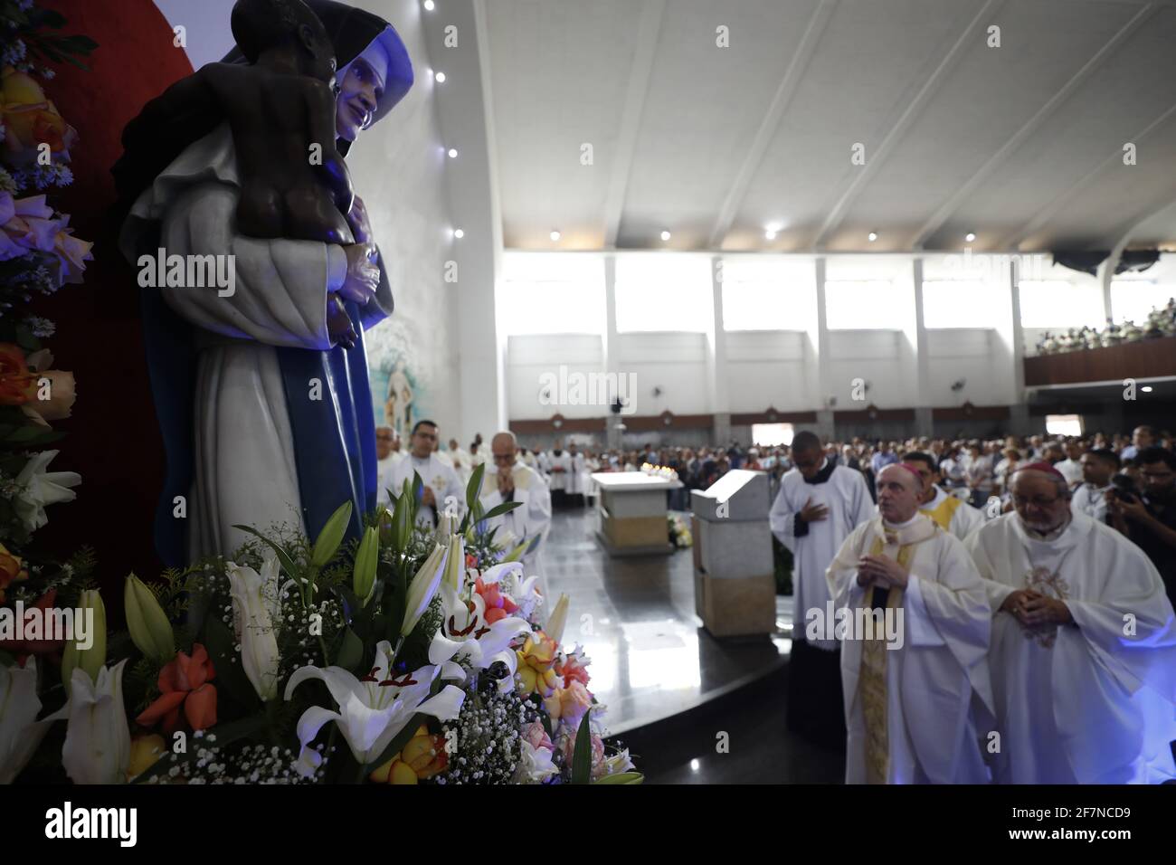 salvador, bahia / brasile - 13 agosto 2019: Messa solenne in onore di Santa Dulce dos Pobres, nel santuario religioso della città di Salvador. L Foto Stock