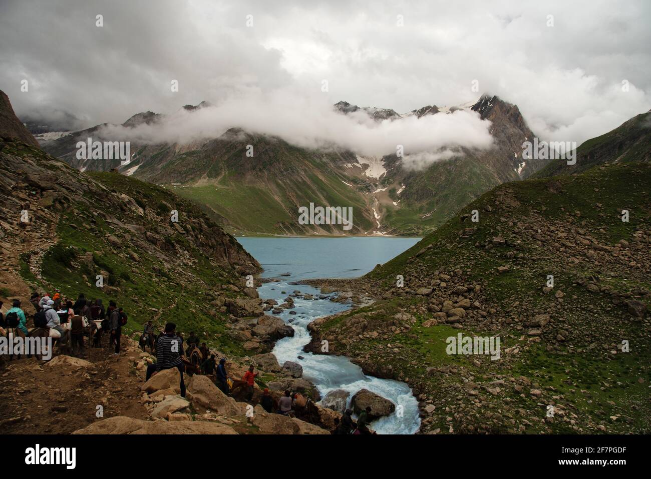 Montagne coperte di nube a Tisu Top, Jammu Kashmir, India Foto Stock