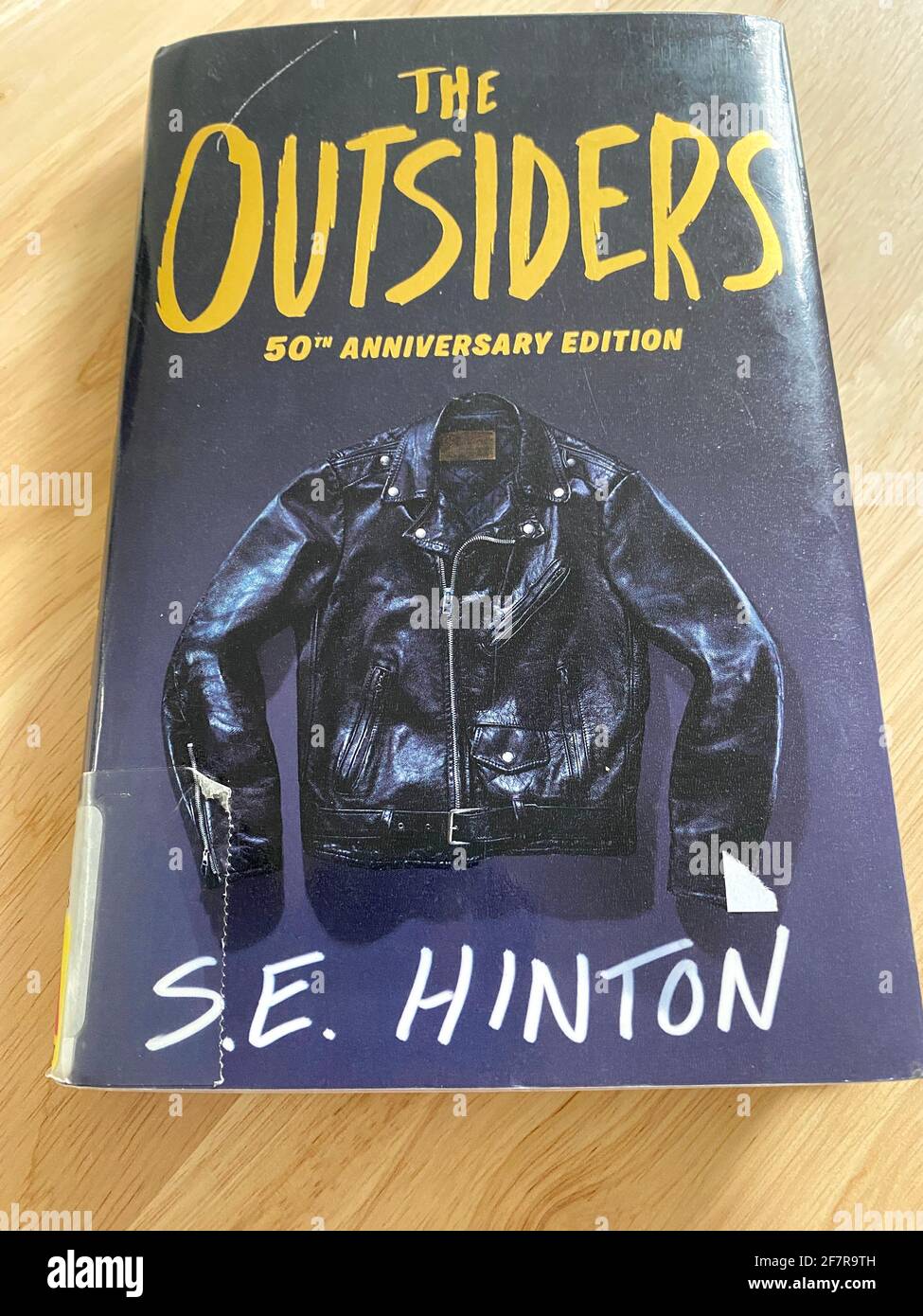The Outsiders (50th Anniversary Edition) di se Hinton - il romanzo del 1967. Foto Stock