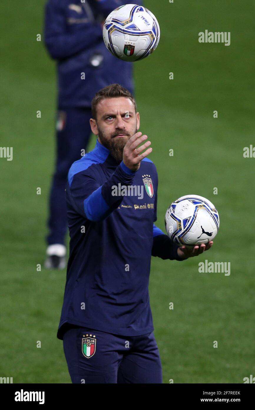 Parma, Italia. 25 Marzo 2021. Parma, Italia 25.03.2021: Daniele De Rossi durante il rifondamento prima della partita Italia Irlanda del Nord, gara valida per la qualifica ai mondiali in Qatar 2020. Oggetti ricoverati allo spedale Spallanzani per Covid. Credit: Agenzia fotografica indipendente/Alamy Live News Foto Stock