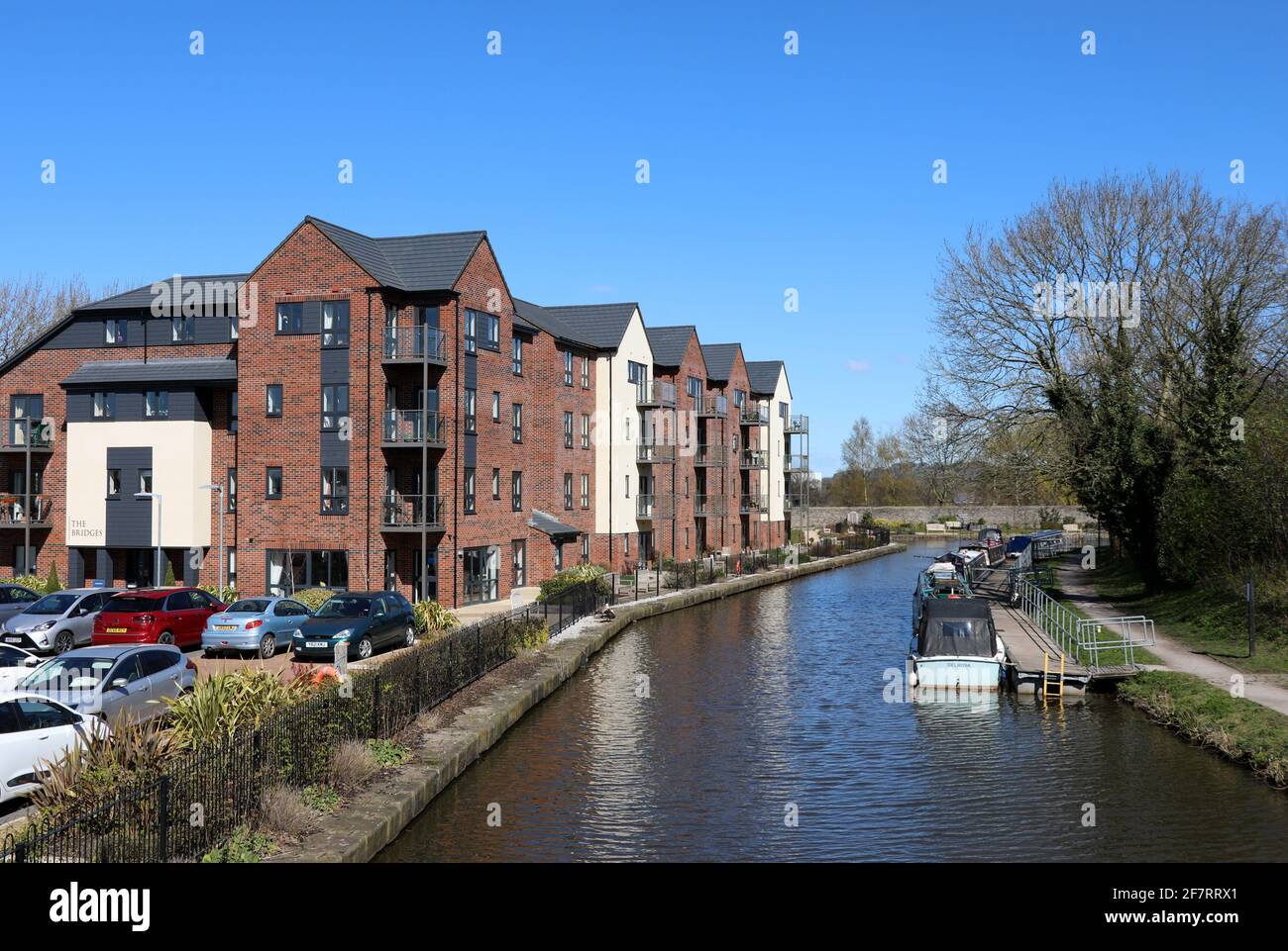 I ponti appartamenti di riposo presso il canale di Macclesfield Foto Stock