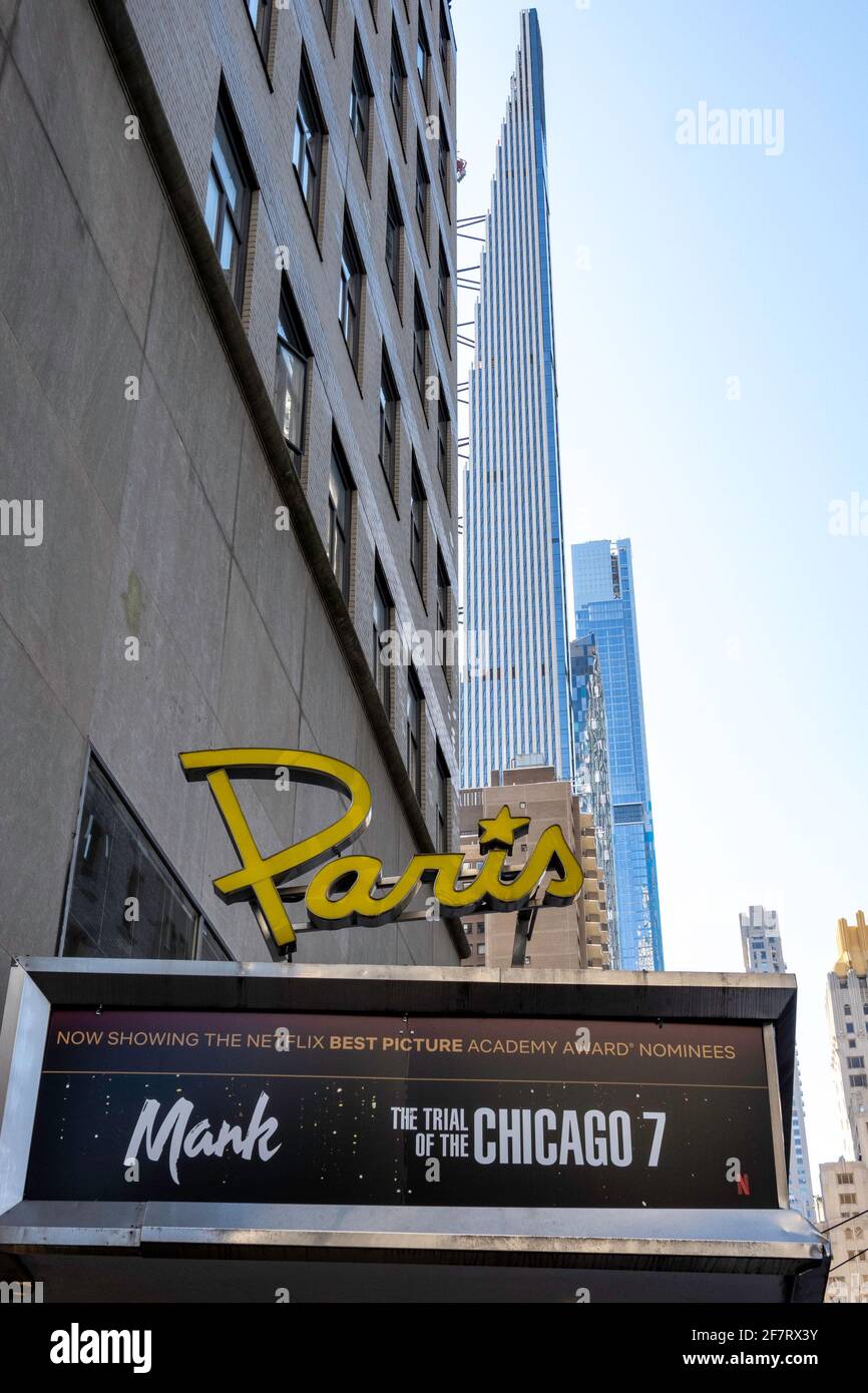 Paris Theatre Marquee a New York City, USA 2021 aprile Foto Stock
