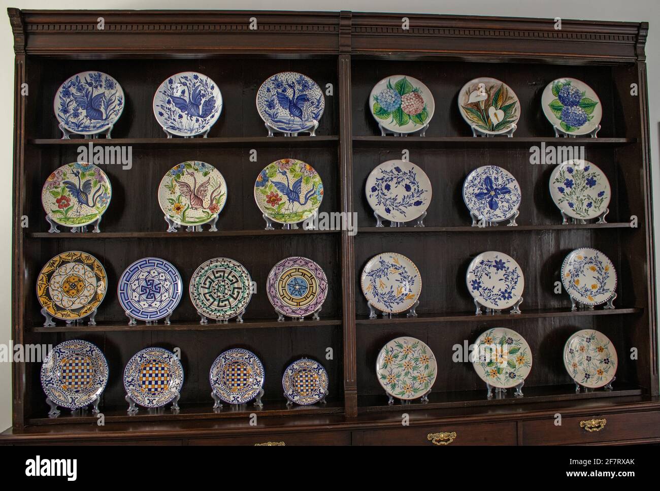 Visita alla produzione di ceramica, destinazione turistica delle Azzorre,  piastrelle, vasi e piatti fatti con argilla Foto stock - Alamy