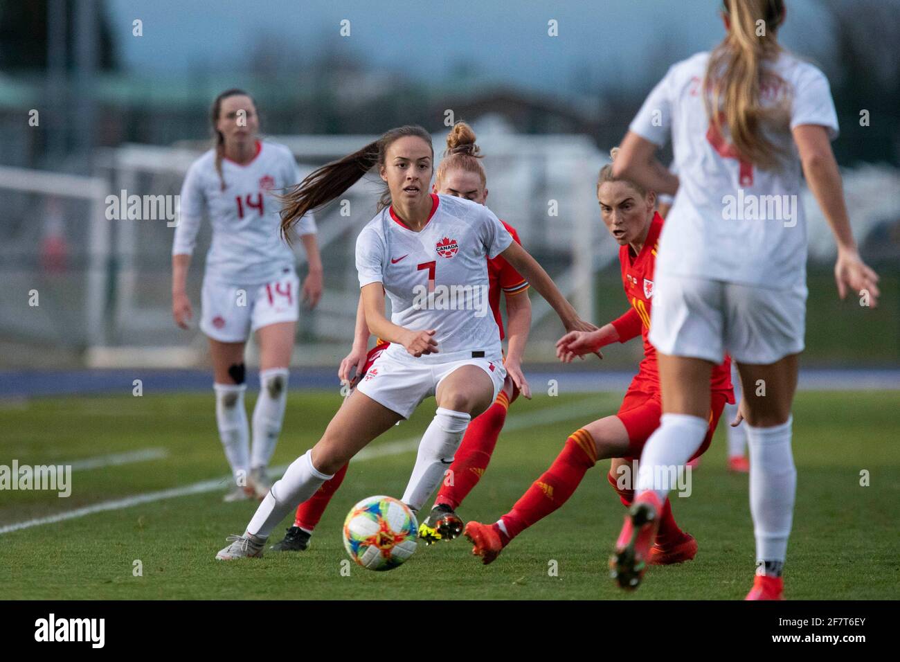 Cardiff, Galles, Regno Unito. 9 Apr 2021. Julia Grosso del Canada durante la amichevole partita internazionale tra donne del Galles e donne del Canada allo stadio Leckwith di Cardiff. Credit: Mark Hawkins/Alamy Live News Foto Stock