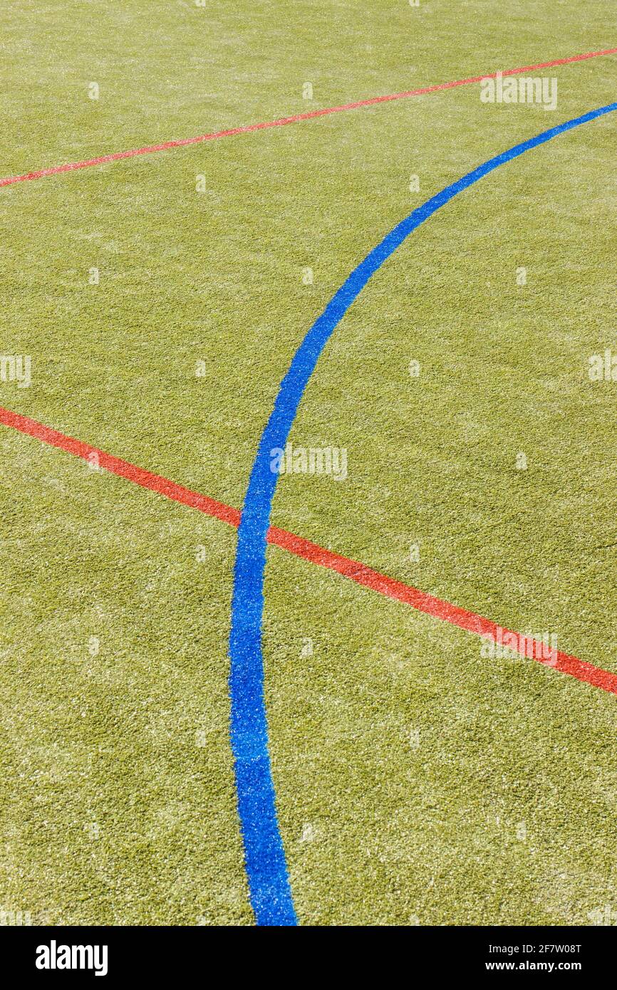 Linee di pallacanestro, calcio o pallamano su un campo esterno. Stili di vita sportivi Foto Stock Linee di pallacanestro, calcio o pallamano su un campo esterno. Stili di vita sportivi Foto Stock